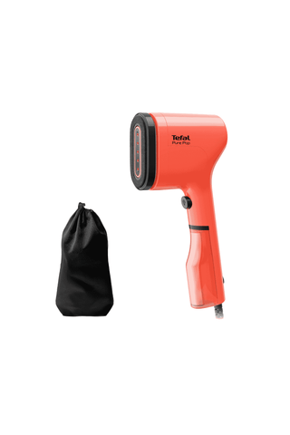 Vaporizador Tefal Pure Pop removendo rugas de camisa, Sistema de almofadas dupla face do vaporizador, viaja com o Tefal Pure Pop na mala - Twisted Media