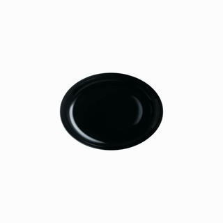 Prato oval preto Luminarc com refeição gourmet servida