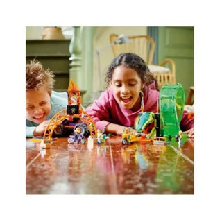 Arena de Acrobacias com Loop Duplo LEGO City - Twisted Media 