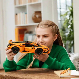 LEGO Lamborghini Huracán Tecnica Laranja - Twisted Media