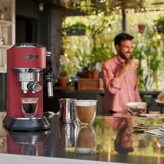 Máquina de Café Expresso DeLonghi Dedica Style Vermelha  - Twisted Media