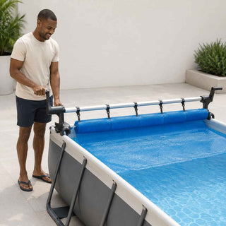 Rolo de Cobertura Solar INTEX Ajustável 274–488cm para Piscinas Retangulares - Twisted Media