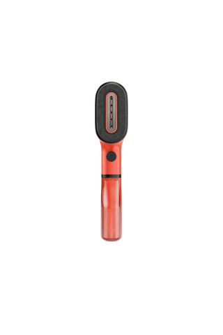 Vaporizador Tefal Pure Pop removendo rugas de camisa, Sistema de almofadas dupla face do vaporizador, viaja com o Tefal Pure Pop na mala - Twisted Media