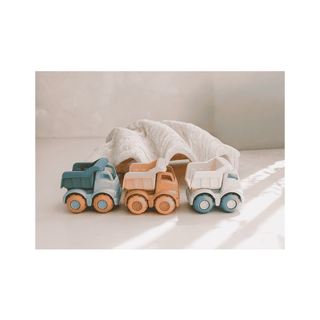 Brinquedos para construir e brincar na areia da praia