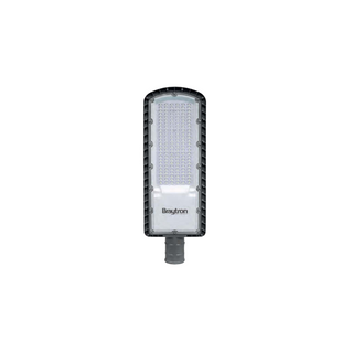 Candeeiro LED de rua 200W instalado em via urbana de Luanda