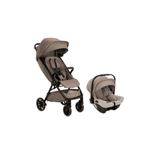 Carrinho Nuna TRVL LX + Pipa Urbn Cedar em uso com bebê - Twisted Media