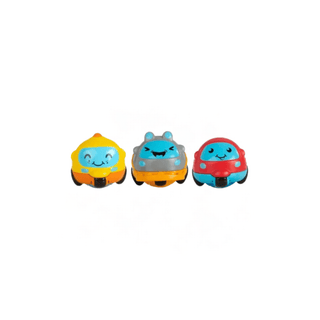 Mini carro Chicco City Construction com rosto divertido em fundo branco. Twisted Media.