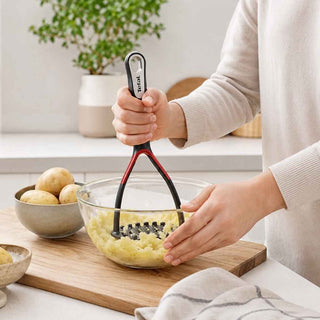 Esmagador Tefal Ingenio utilizado para preparar puré de batata - Twisted Media