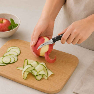 Faca de legumes curva Tefal Ice Force 7cm em close - Twisted Media