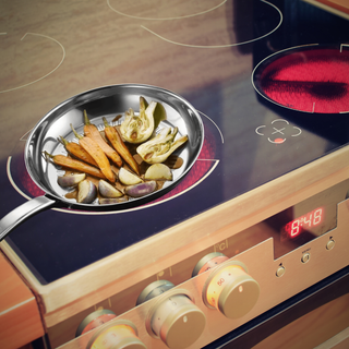 Frigideira TEFAL Intuition Induction 24cm, perfeita para cozinhar com eficiência e durabilidade - Twisted Media