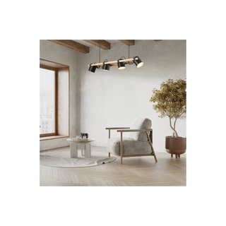 Detalhe do design moderno em madeira e metal preto da luminária CLS