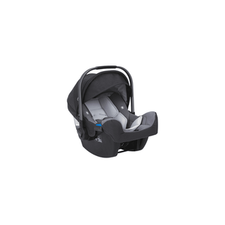 Cadeirinha de carro NUNA PIPA com base, estrutura leve, cinto de 5 pontos e Dream Drape™ para máximo conforto e segurança do bebé