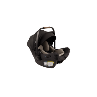 Cadeirinha NUNA PIPA Aire Caviar com capota UPF 50 e alça ergonômica.