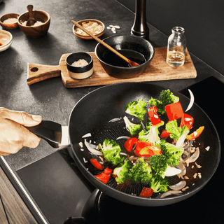 Frigideira Tefal G2551972 28 cm em alumínio para indução - Twisted Media